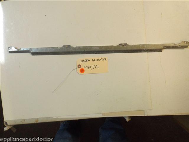 WHIRLPOOL STOVE 9781771 Deflector, Steam used WHIRLPOOL STOVE 9781771 Deflector, Steam used